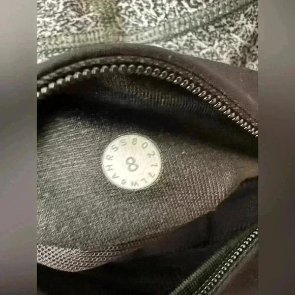 Lululemon Run The Day Crop Fractal Dark Starlight Black/ Black Sz 8 - Picture 5 of 6